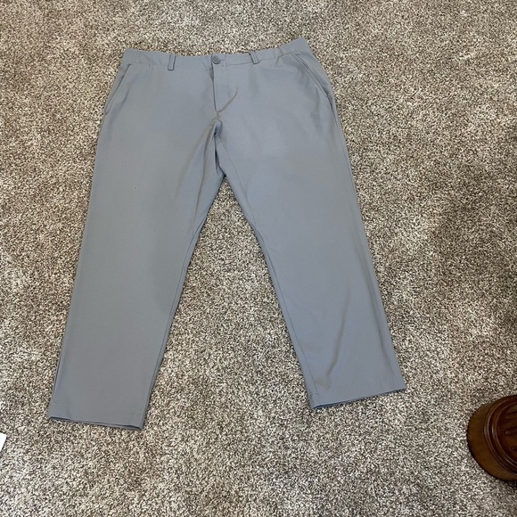 Under Armour Men's Light Gray Chinos Heat Gear - Picture 1 of 6
